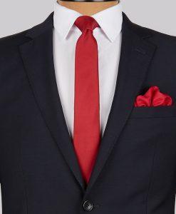 کراوات-قرمز-با-کت-و-شلوار-سرمه-ای