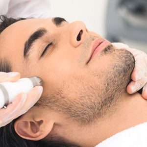 پاکسازی پوست مردانه در آرایشگاه مردانه داماد تهران 